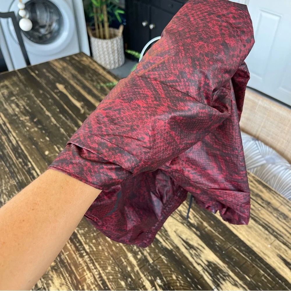 NIKE Maroon Red Snakeskin Windbreaker Pants - SMALL